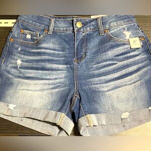 NWT Time and Tru Denim Mid-rise shorts, medium wash.